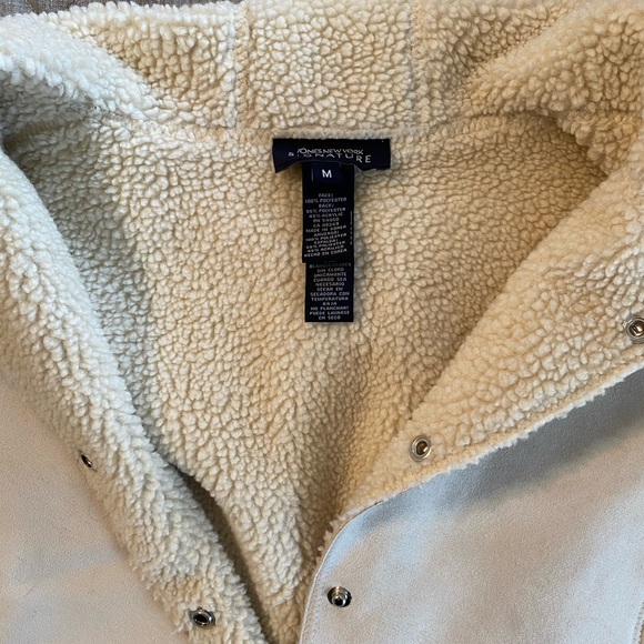 Vest - Picture 3 of 3